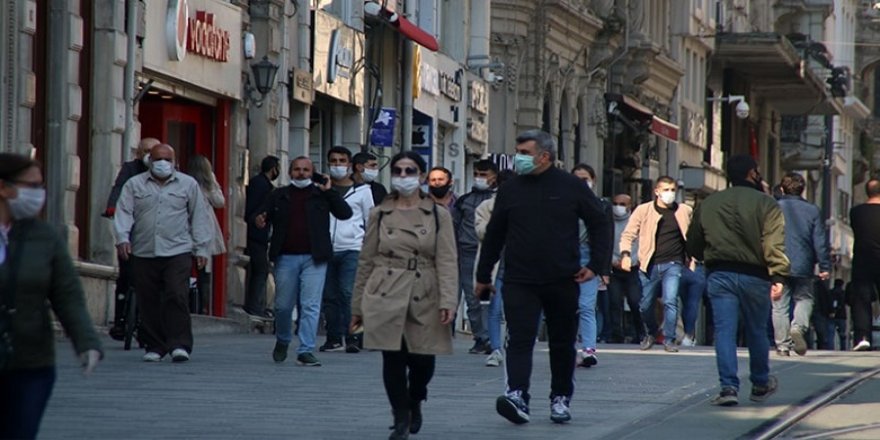 Türkiye'de Covid-19 kaynaklı ölüm ve vakalardaki artış sürüyor