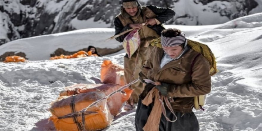 İran güçlerinden Kürt kolberlere saldırı!