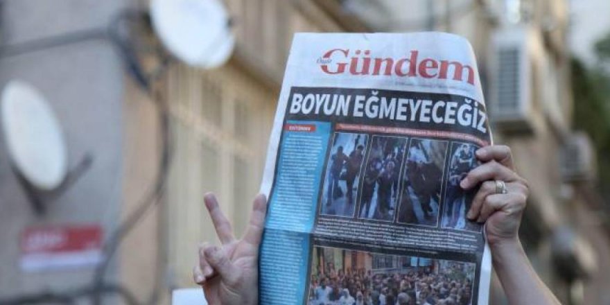 Özgür Gündem davasında Eren Keskin ve gazetecilere altı yıl hapis cezası