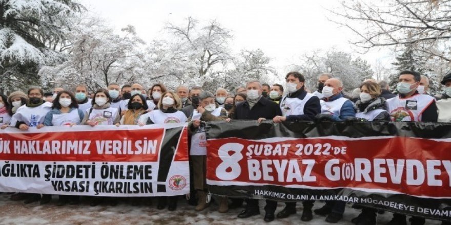 Diyarbakır’da hekimler grevde