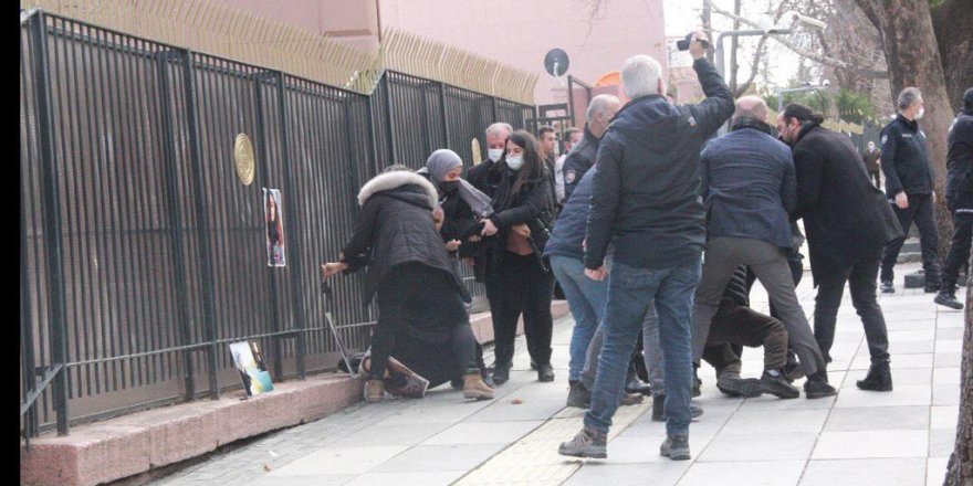 Gülistan Doku’nun ailesine Adalet Bakanlığı önünde şiddet