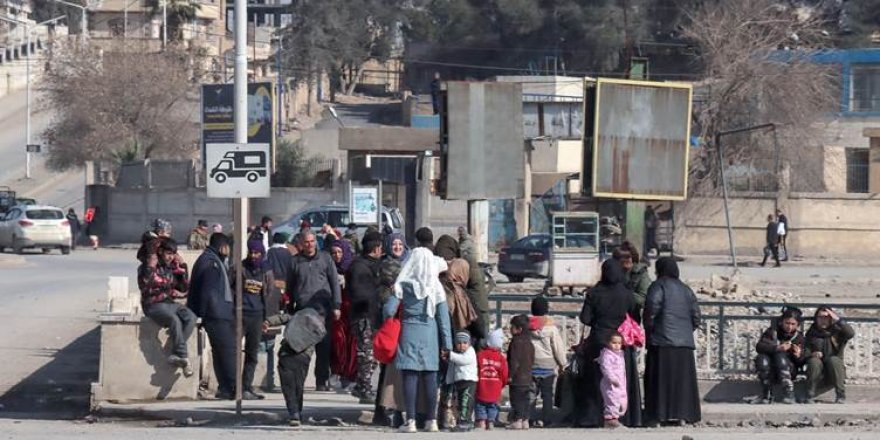 Efrin'de silahlı grupların çatışması sonucu halk göç etmeye başladı