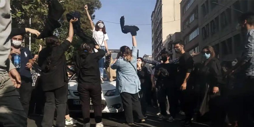 ‘İran’daki protestolarda 12 bin 500 kişi gözaltına alındı, 250 kişi öldü’