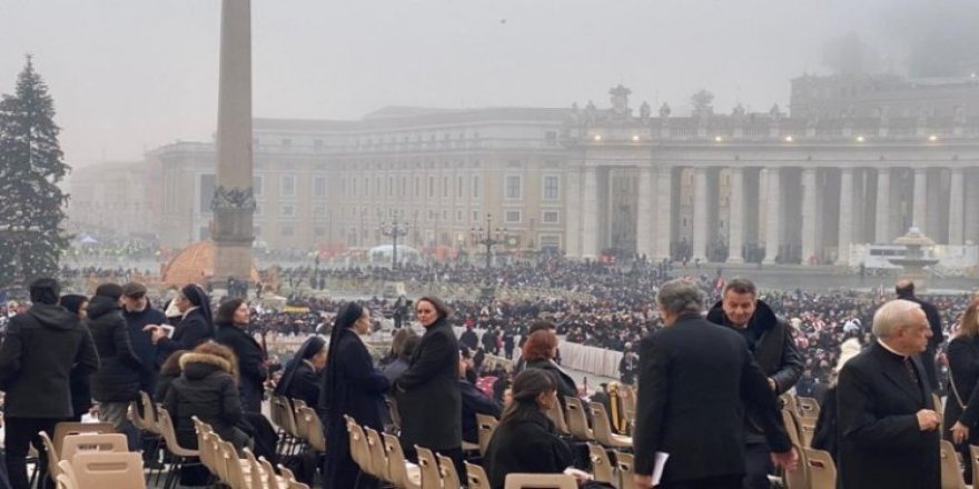 Kürdistan Bölgesi Hükümeti bakanı eski Papa 16. Benedict’in cenaze töreninde