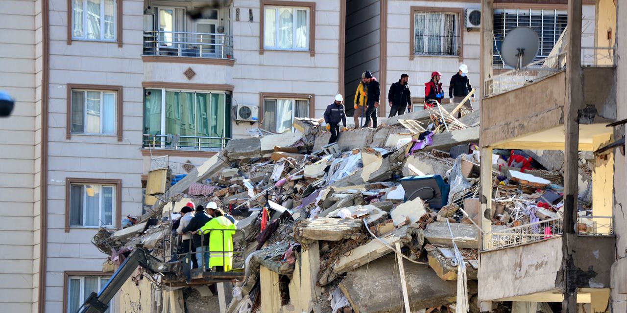 Deprem bölgesinde en az 168 çocuk için arama ilanı var