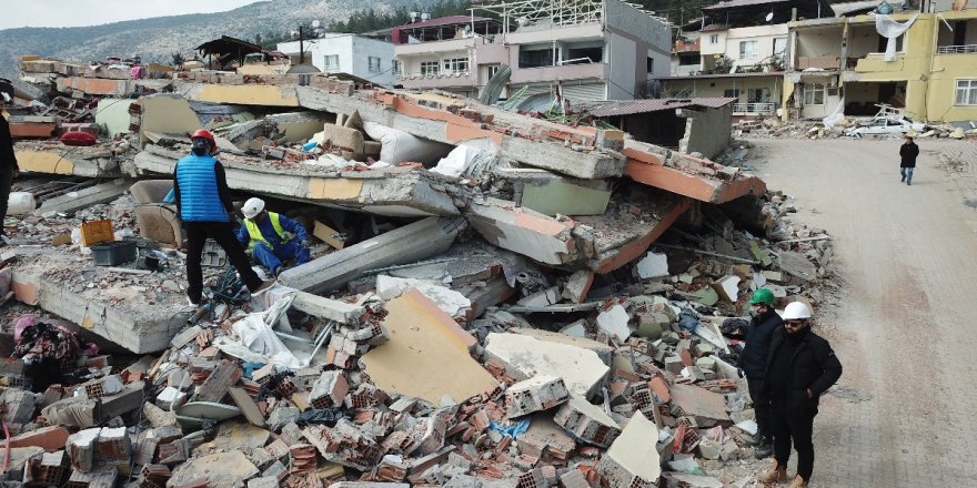 Deprem bölgesindeki uzmanlar: Taş Devri’nden kötü durumdayız