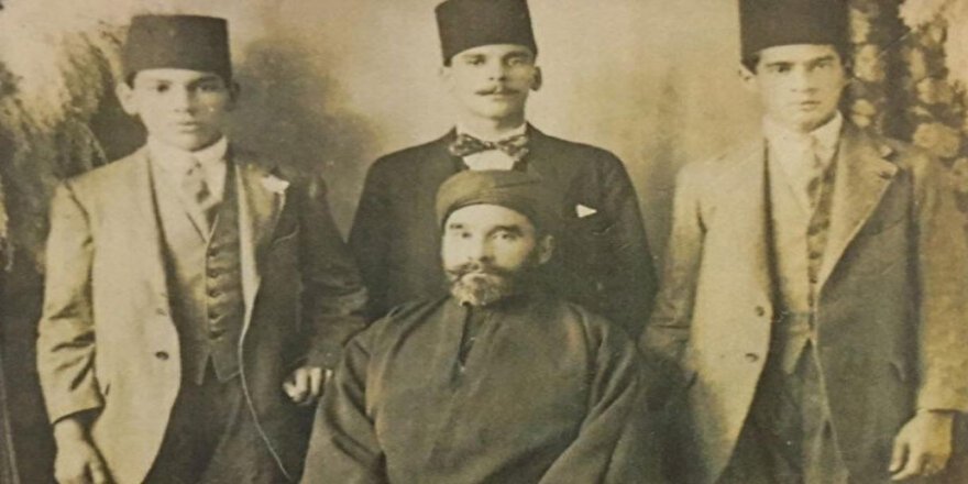 Faik Bulut: Güney Afrika'da Osmanlı'yı temsil eden İslam âlimi Ebubekir Efendi "Türk müydü, Kürt müydü" tartışmaları