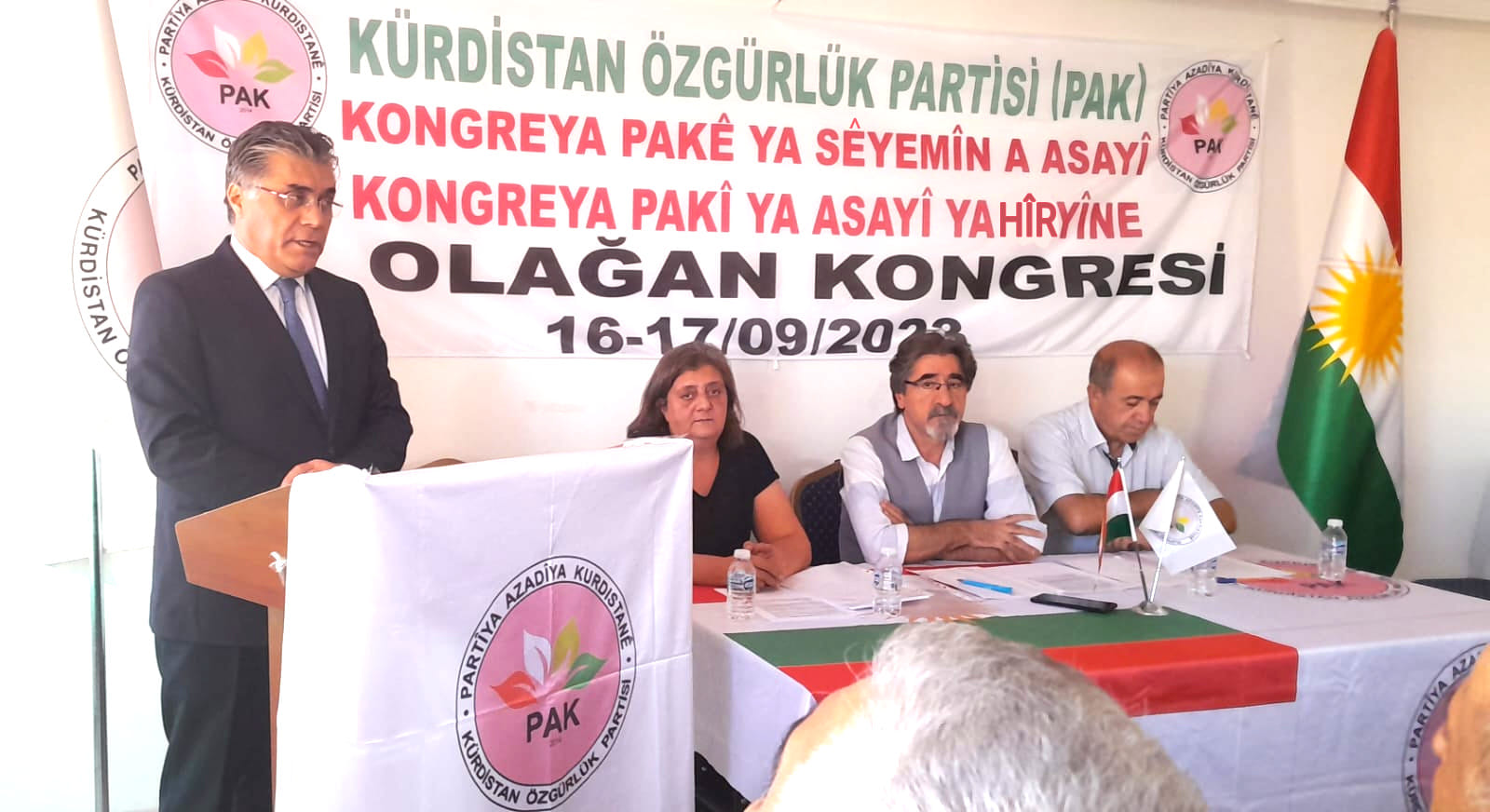 Kürdistan Özgürlük Partisi (PAK) 3. Olağan Kongresi’nde ismini değiştirerek, Kürdistan Yurtseverler Partisi (PWK) adını aldı