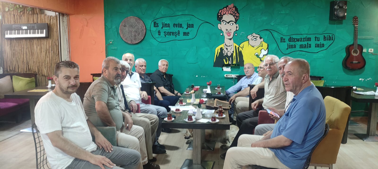 PWK heyeti dayanışma amacıyla Pine Cafe’yi ziyaret ettiler