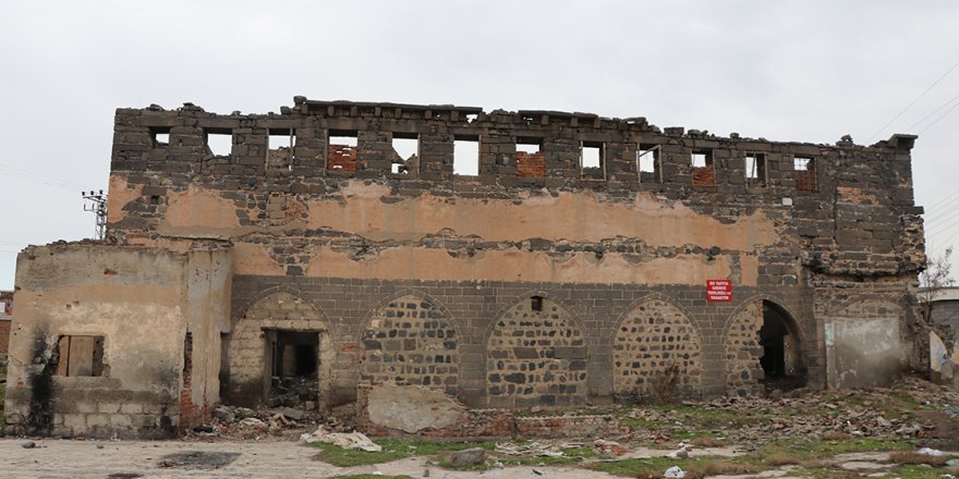 Patrik Maşalyan Surp Sarkis Kilisesi'nin restorasyonu için Diyarbakır'da