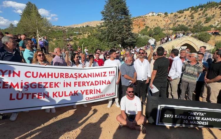 Dersim Çemişgezek’te tabutlu ‘HES’ protestosu: ‘Bu memleketimiz için yıkım kararıdır’