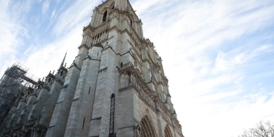 Notre Dame Katedrali yangından 5 yıl sonra törenle açıldı