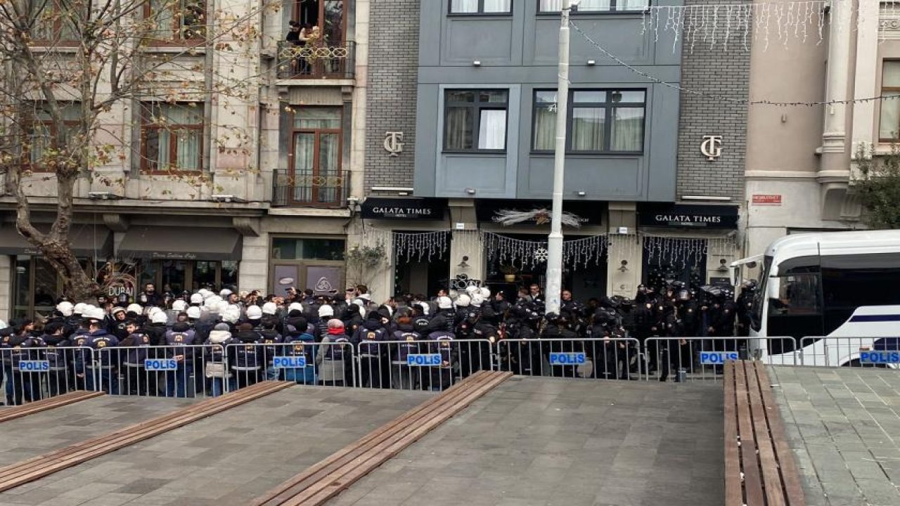 Meslektaşlarının katledilmelerini protesto eden gazeteciler tutuklandı