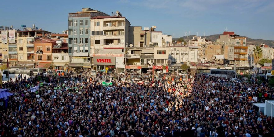 Binler, Suriye'deki Alevi katliamlarına karşı Samandağ'da alandaydı