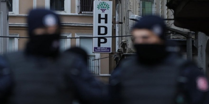 Seçime bir gün kala HDP'ye gözaltı